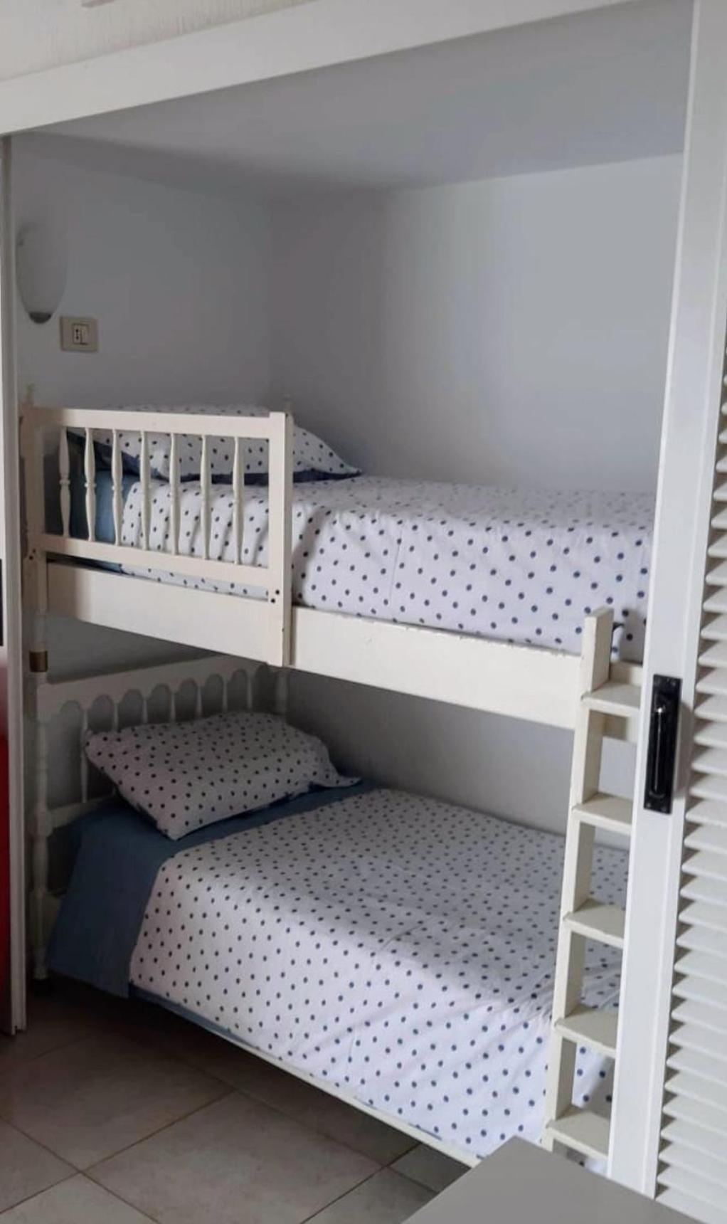 Apartamentos Playa Chica / Playa Las Gaviotas 산타크루스데 테네리페 외부 사진